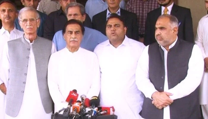 PML-N’s Sardar Ayaz Sadiq (left), PTI’s Fawad Chaudhry and Asad Qaiser addressing a press conference on August 20, 2018, in this still taken from a video. — YouTube/GeoNewsLive