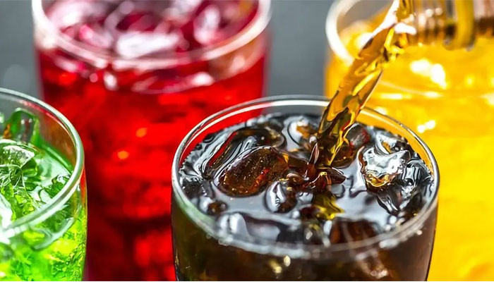 Emek harcama: Şekerli içecekler ‘kaygı verici sıhhat risklerine’ neden olur
