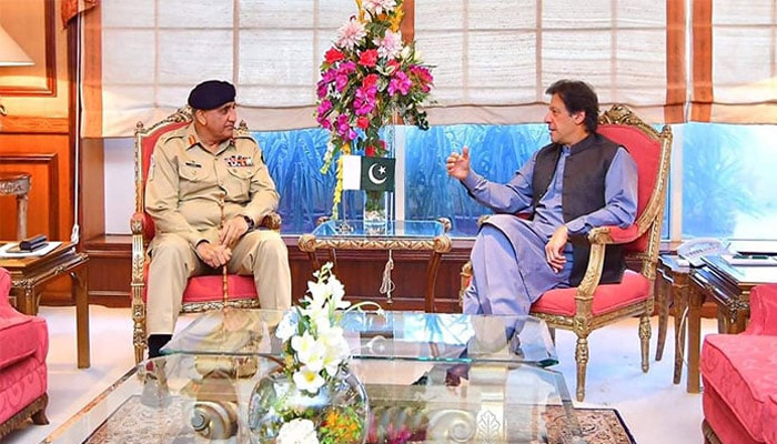 PTI, Imran Khan’ın Gen Bajwa’nın tavsiyesine ilişkin açıklamasına ‘U dönüşü’ girişiminde bulunmuş oldu