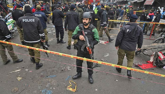 ‘İntihar patlaması’ Swat CTD polis karakolunu salladı;  8 şahıs öldü