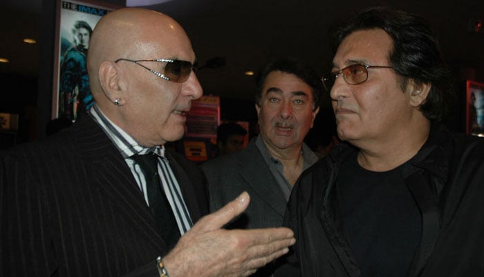 Vinod Khanna and Feroz Khan collaborated in several films like: Qurbani, Shankar Shambhu and many more