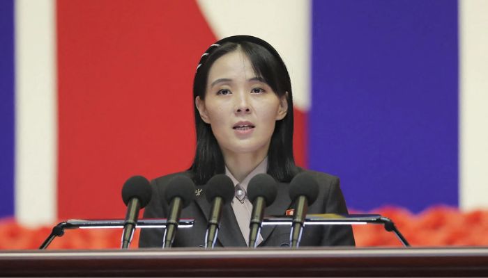 Kuzey Kore lideri Kim Jong Un'un kız kardeşi Kim Yo Jong, 10 Ağustos 2022'de Pyongyang'da bir konuşma yapıyor.— AFP