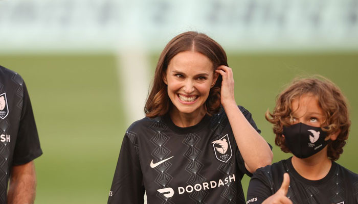 Natalie Portman, Ryan Reynolds in talks for football clubs to face off