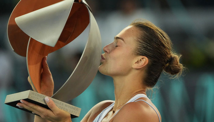 Aryna Sabalenka, 6 Mayıs 2023'te kariyerinde ikinci kez Madrid Açık şampiyonluğunu kazanmak için Iga Swiatek'i mağlup etti. Twitter