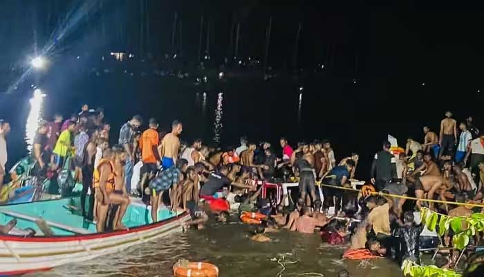 بھارتی شہر کیرالہ میں ڈوبنے والی کشتی کے لوگوں کو 8 مئی 2023 کو بچا لیا گیا — پریس ٹرسٹ آف انڈیا