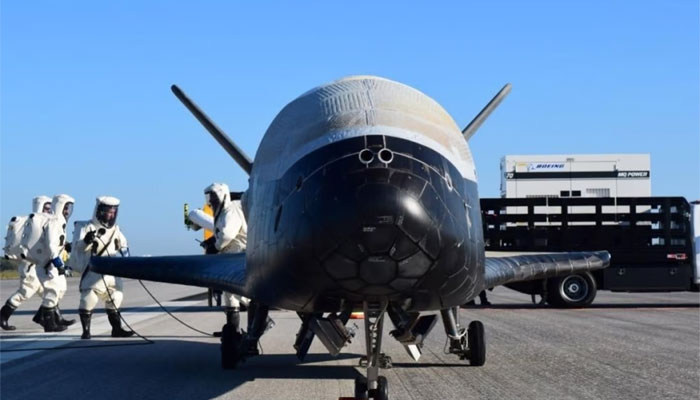 قیاس آرائیوں سے ظاہر ہوتا ہے کہ چین امریکی فضائیہ X-37B جیسے خلائی جہاز تیار کر رہا ہے۔ — اے ایف پی/فائل
