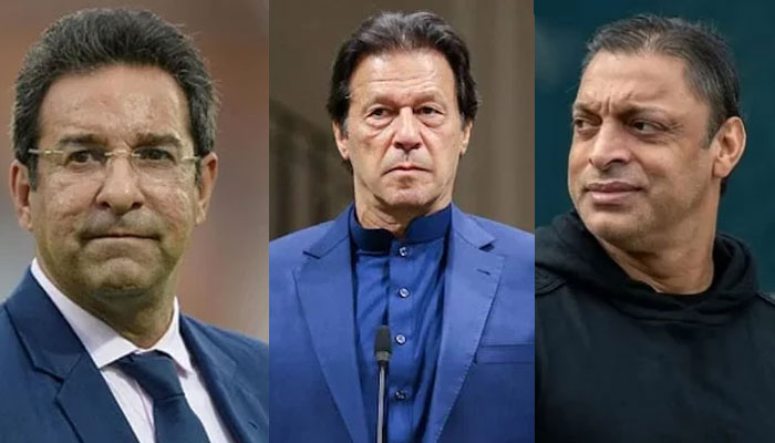 (LR) Efsanevi eski tempolu oyuncu Wasim Akram, PTI Başkanı Imran Khan ve Shoaib Akhtar.  — AFP/Dosya