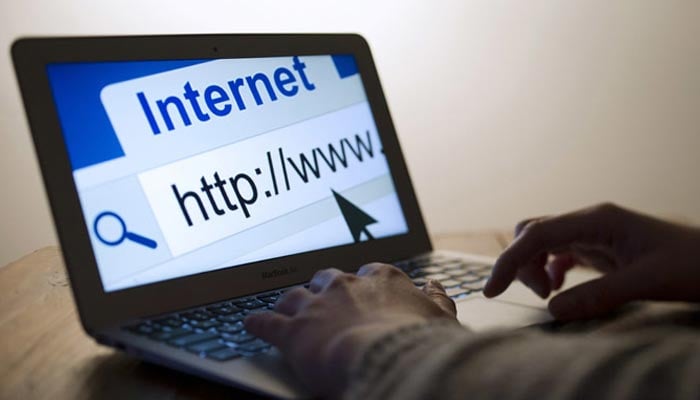 İnterneti gösteren bir dizüstü bilgisayardaki temsili bir resim.  — AFP/Dosya