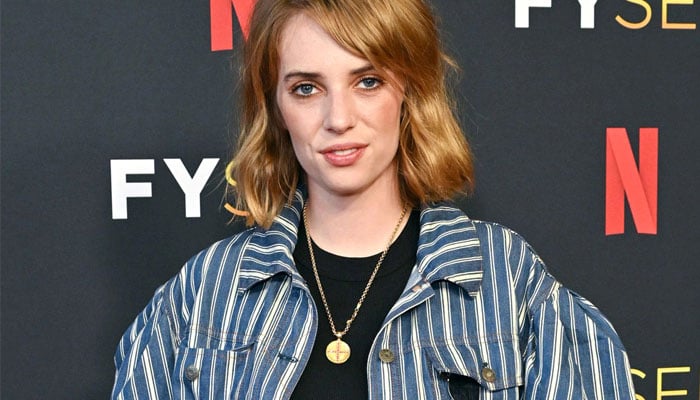 Maya Hawke dons eccentric outfit during Milwaukee performance