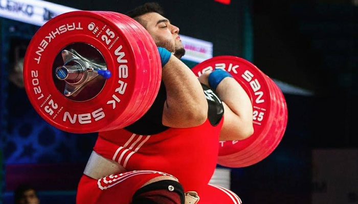 Pakistans renowned weightlifter Nooh Butt. — Instagram/@noohdastgirbutt