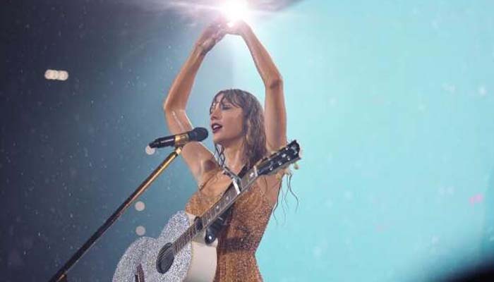 Fan of Taylor Swift puts rainwater from Foxborough show on sale for $250