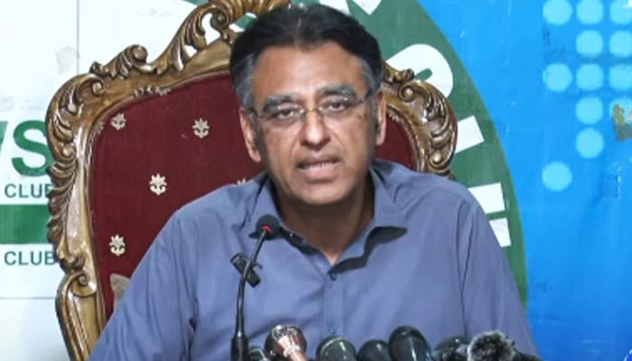 PTI senior leader Asad Umar addressing the press conference in Islamabad, on May 24, 2023, in this still taken from a video. — YouTube/GeoNews