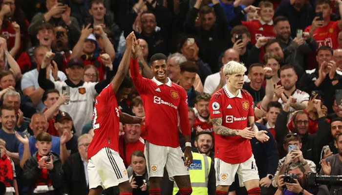 Ten Hags Manchester United humiliate Chelsea, secure Champions League spot. Twitter/manutdnewsonly