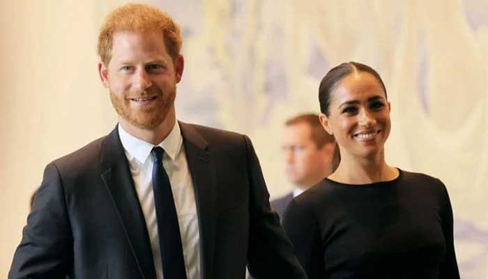 Meghan Markle resisting Harrys efforts to meet her father