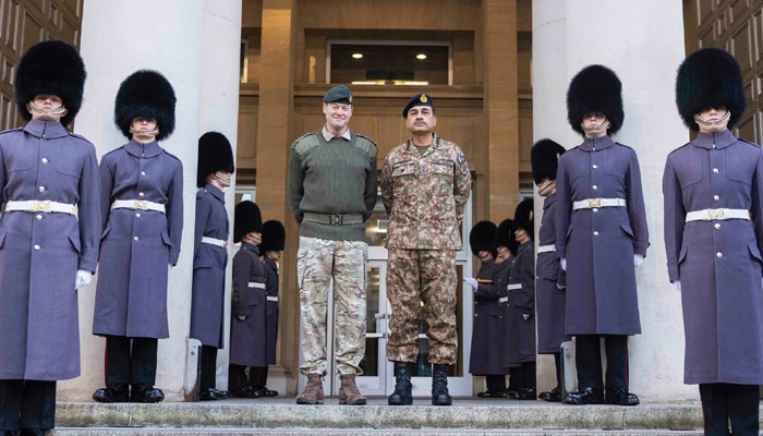 Pakistan’s Chief of Army Staff General Asim Munir (Right) calls on UK Army Chief General Sir Patrick Sanders (Left) in London on February 12, 2023. — Twitter/@PakFauj