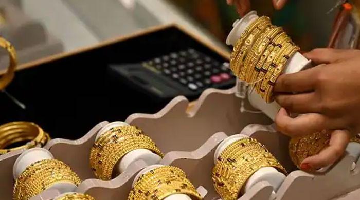 Gold price massively falls in Pakistan 