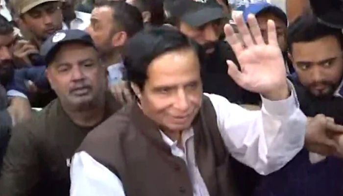 Parvez Elahi is being escorted to the anti-corruption court by guards on June 2, 2023, in this still taken from a video. — YouTube/GeoNews