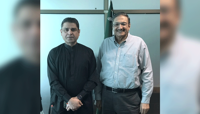 IPC minister Ehsan Mazari (Left) and ex-PCB chairman Zaka Ashraf (Right) met today in Islamabad — Twitter/@mo_ipc