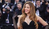 Shakira avoids following Lewis Hamilton amid romance rumours 