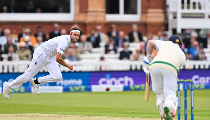 England´s Stuart Broad (L) bowls the ball to Ireland´s Paul Stirling during day 1 of the Test match between England and Ireland at the Lord´s cricket ground in London, on June 1, 2023.—AFP