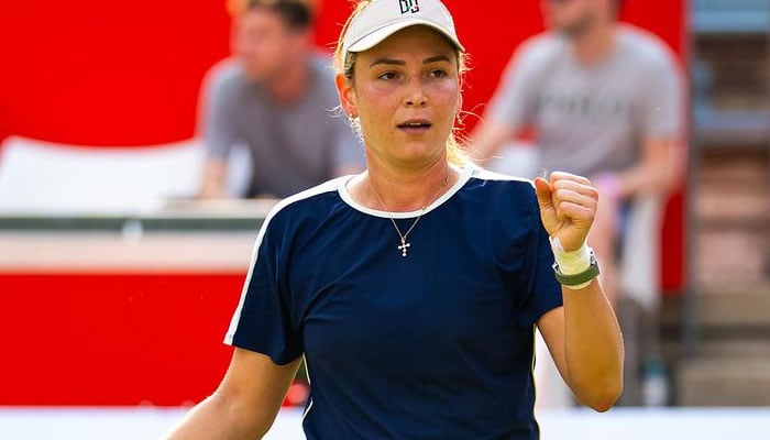 Croatian tennis player Donna Vekics strategic approach pays off and advances to quarter-finals. Twitter
