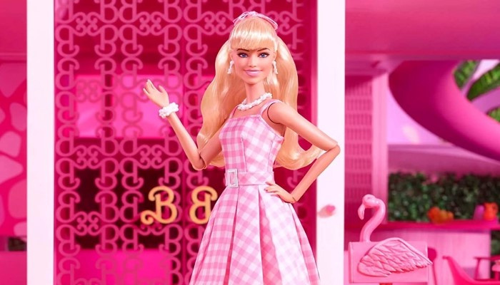 Warner Bros shrugs off to risqué French pun on 'Barbie' poster