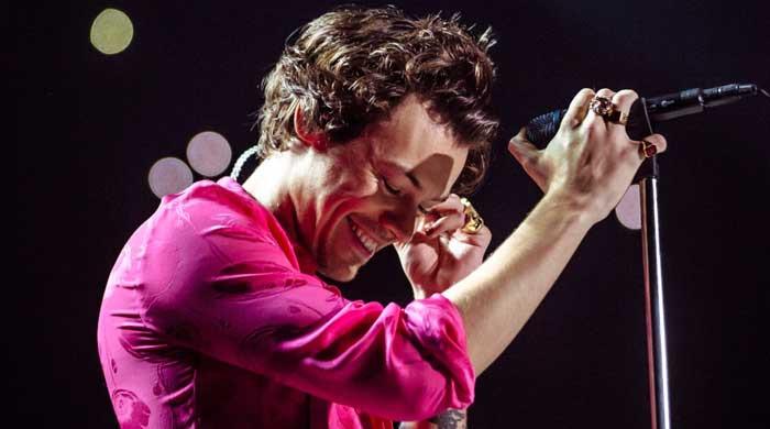 De wangen van Harry Styles werden rood tijdens interactie met fans tijdens een Belgisch concert