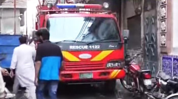 House fire kills 10 of a family in Lahore