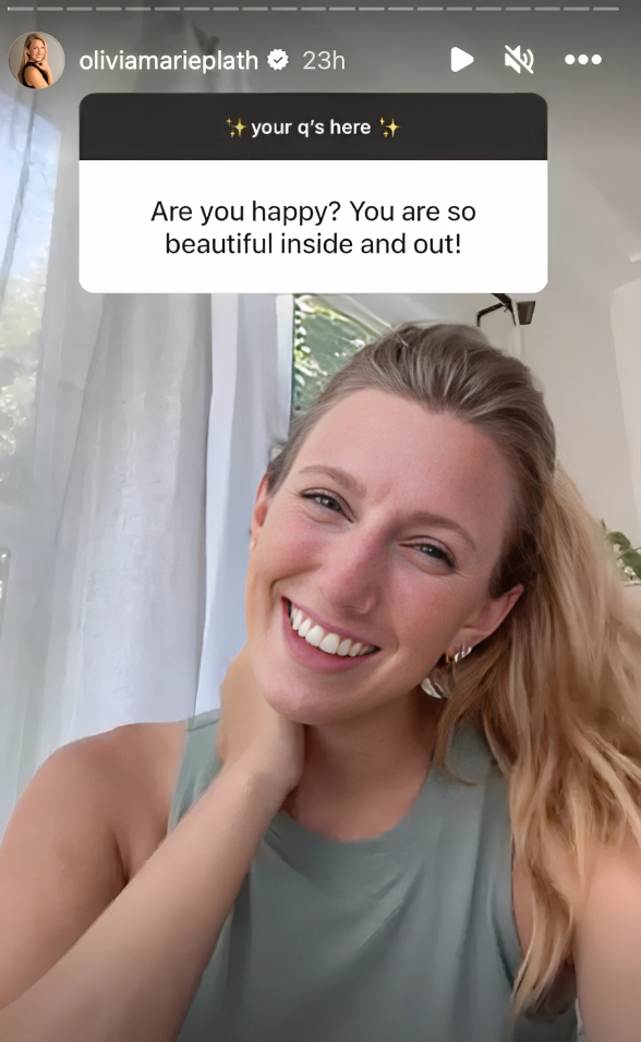 Olivia responds to her fan via a video reply