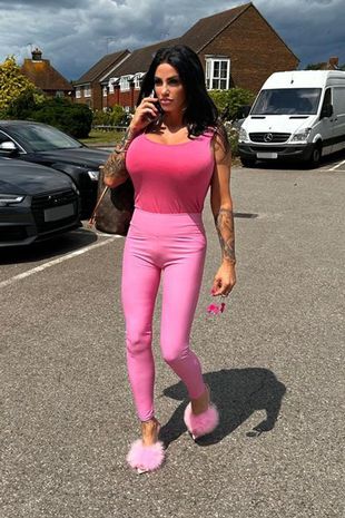 Katie Prices all-pink outfit grabs attention amid parking ticket drama