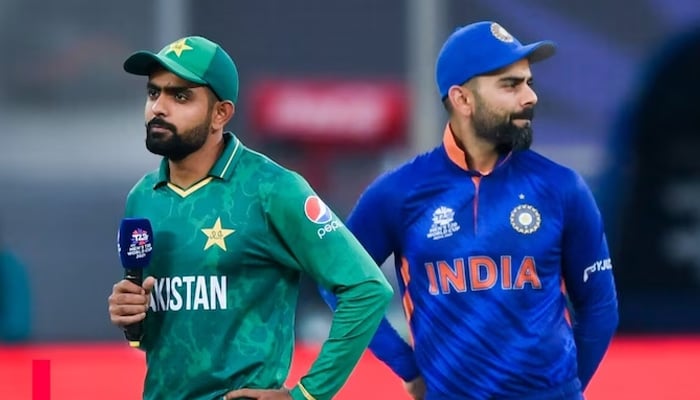 Pakistan captain Babar Azam (left) and Indian star batter Virat Kohli. — AFP/File