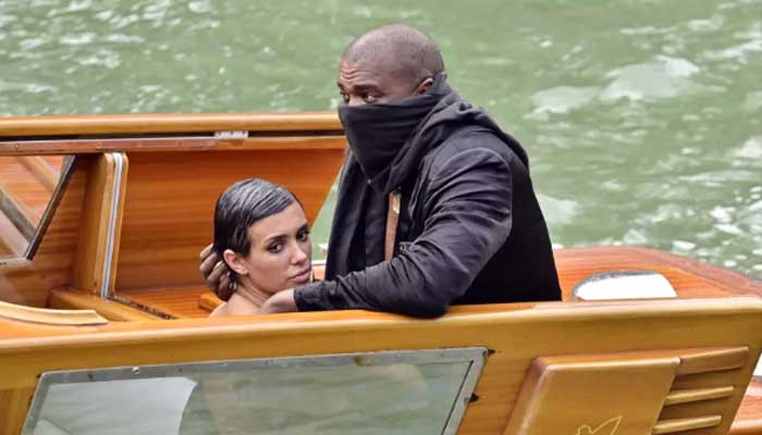 Kanye West e Bianca Sensori lasciano gli spettatori a grattarsi la testa con la barca in Italia