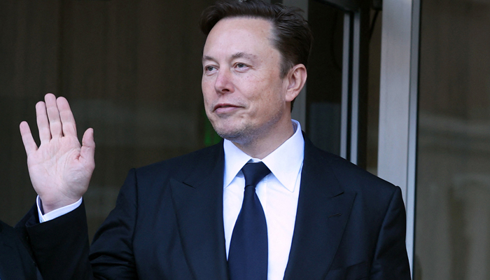 Tesla CEO'su Elon Musk, 24 Ocak 2023'te San Francisco, Kaliforniya'daki Phillip Burton Federal Binasından ayrılıyor.  — AFP