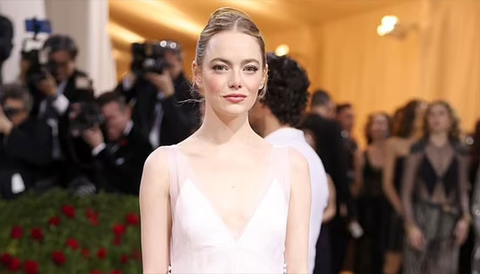 Emma Stone s Poor Things Gets Eight minute Standing Ovation For Emma Stone s Poor Things Gets Eight minute Standing Ovation For