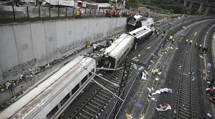 İspanya’da trenin çarpması sonucu 7 şahıs öldü, 4 şahıs yaralandı