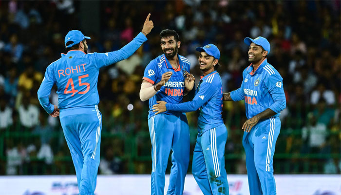 India vs Sri Lanka Asia Cup Final 2023: Mohammed Siraj becomes first Indian  bowler to bag four wickets in one over of men's ODIs | Zee Business