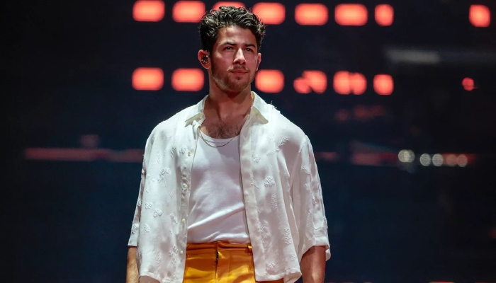 Nick Jonas ‘stops’ fans sternly for throwing objects onstage