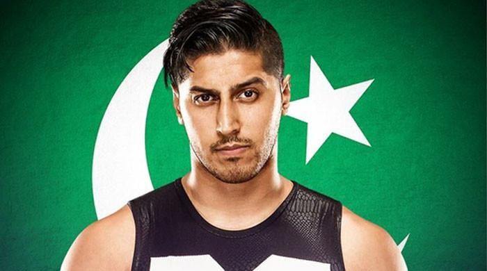 Pakistan kökenli ustalaşmış güreşçi Mustafa Ali, WWE NXT tarafınca kovulan diğer rol alanlar arasında