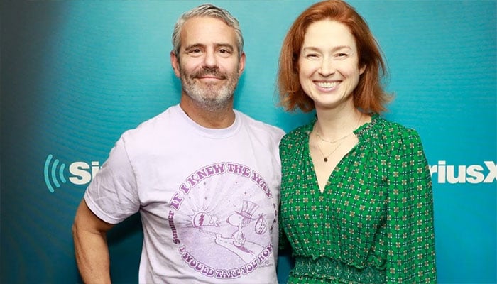 Jon Hamm supports former student Ellie Kemper at her early career standup show.