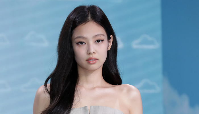 BLACKPINK Jennie debuted her upcoming single during Born Pink world tour