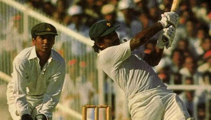 Javed Miandad smacking a mighty six off the final ball of the match bowled by Indias Chetan Sharma. — @TheRealPCB