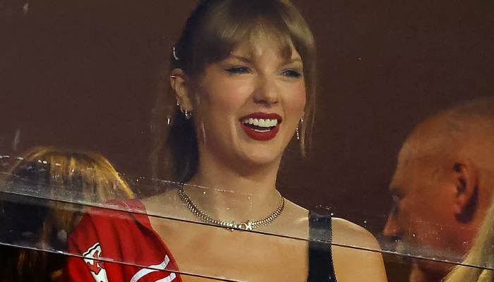 Taylor Swift sends secret message to Travis Kelce with her hoodie