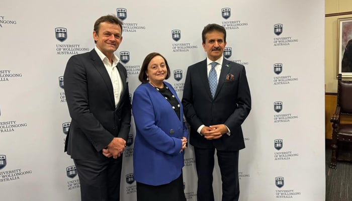 High Commissioner for Pakistan to Australia, Zahid Hafeez Chaudhri (right), during the launch ceremony of the scholarship at the University of Wollongong. — Embassy