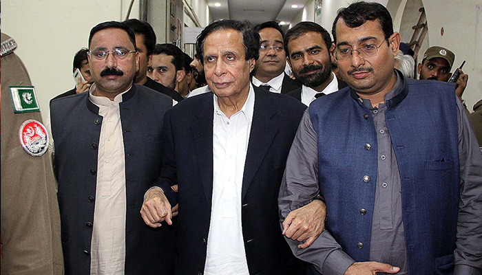 Former Chief Minister Punjab and Tehreek-e-Insaf (PTI) President, Chaudhry Parvez Elahi leaving court after court case hearing, at District Court in Lahore on October 27, 2023. — PPI