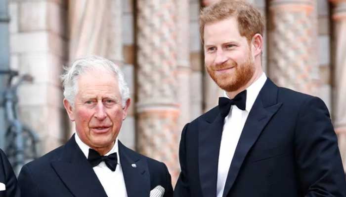 Le prince Harry pleure en silence de ne pas avoir été invité par son père, le roi Charles
