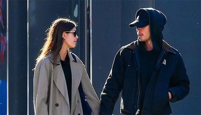 Kaia Gerber and Austin Butler cozy up in NYC.