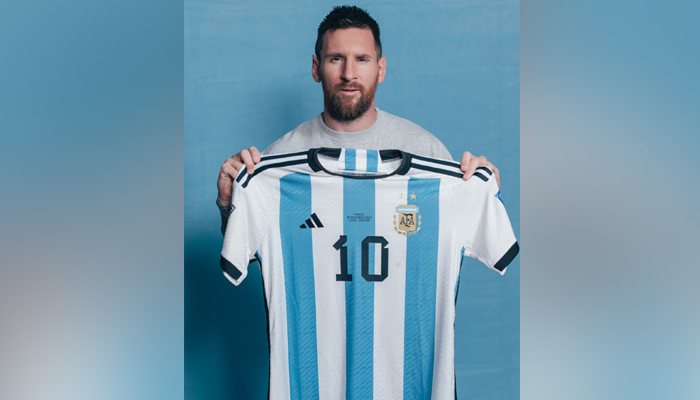 Lionel Messi wore these jerseys during Argentina´s victorious 2022 World Cup run. — X/@Sothebys