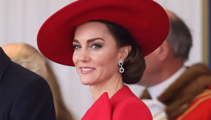 Kate Middleton continued her tradition of wearing the colors of the country she is hosting or visiting