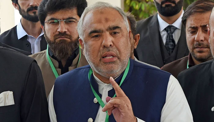 Former Speaker Asad Qaiser talking to media at outside Supreme Court in Islamabad on March 2, 2023. — Online/File