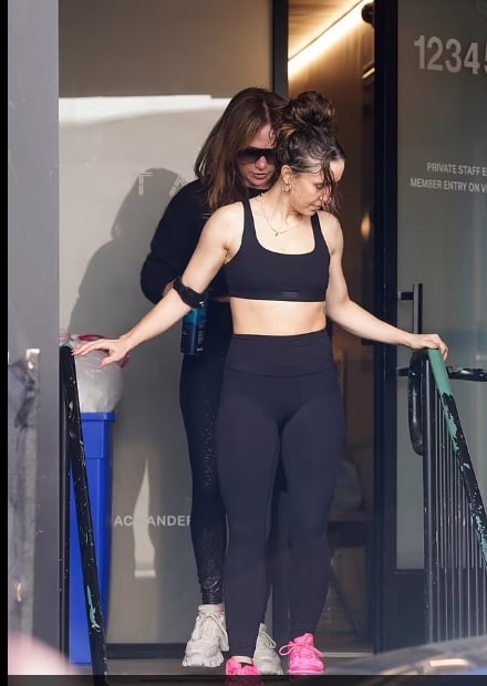 Jennifer Lopez flaunts famous curves after saying shes getting sexier with age